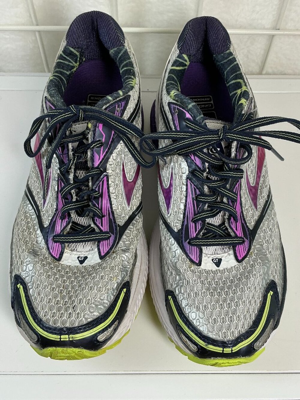 Women's Brooks Ghost 7 - Size US 9 - Medium Width (B) - Silver Purple Neon Green
